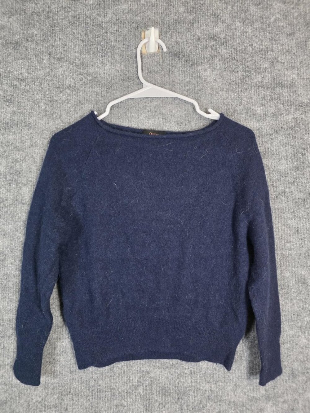 Quince Sweater Womens XS Navy Blue 100% Cashmere Boat Neck Pullover Stains Lint